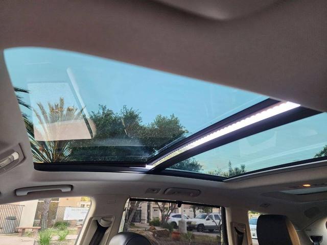 Photo of 2012 Gray Audi Q7