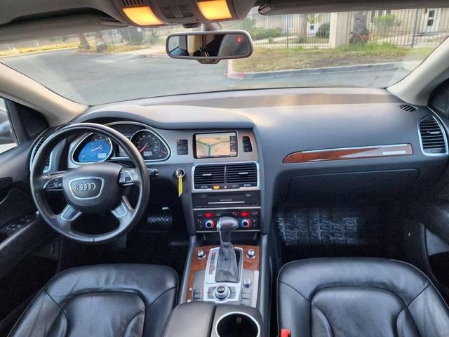 Photo of 2012 Gray Audi Q7