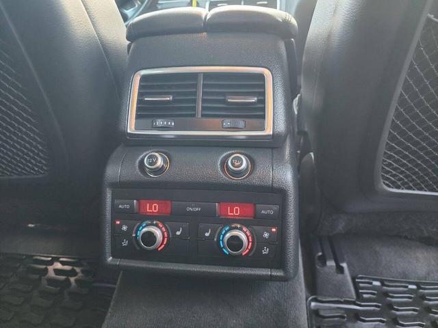 Photo of 2012 Gray Audi Q7
