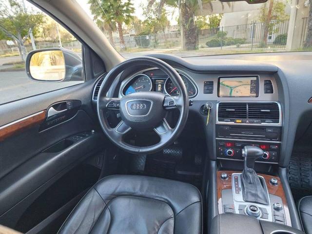 Photo of 2012 Gray Audi Q7