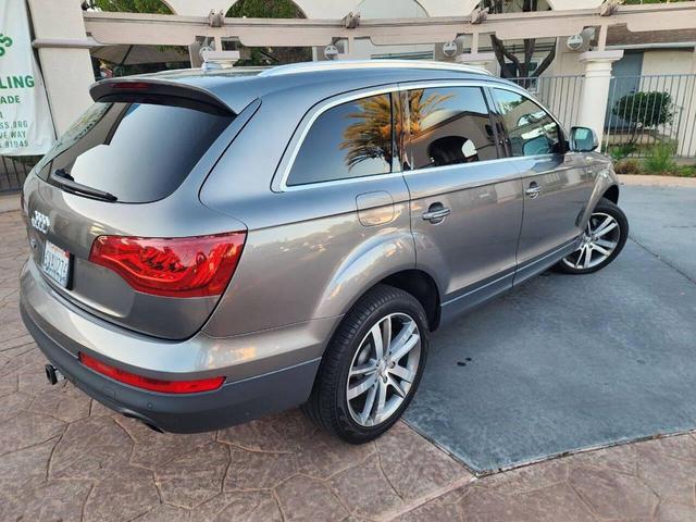 Photo of 2012 Gray Audi Q7