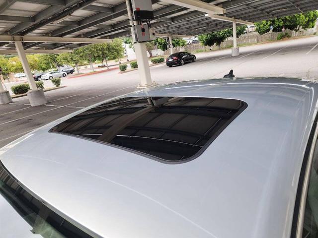 Photo of 2010 Reflex Silver Metallic Volkswagen Passat