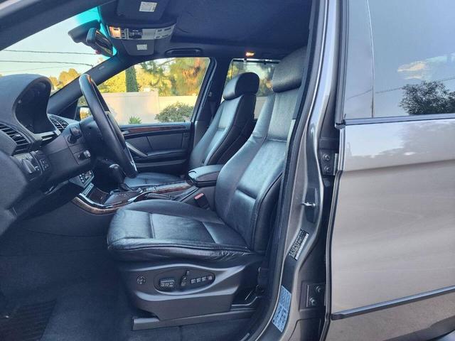 Photo of 2005 Sterling Gray Metallic BMW X5