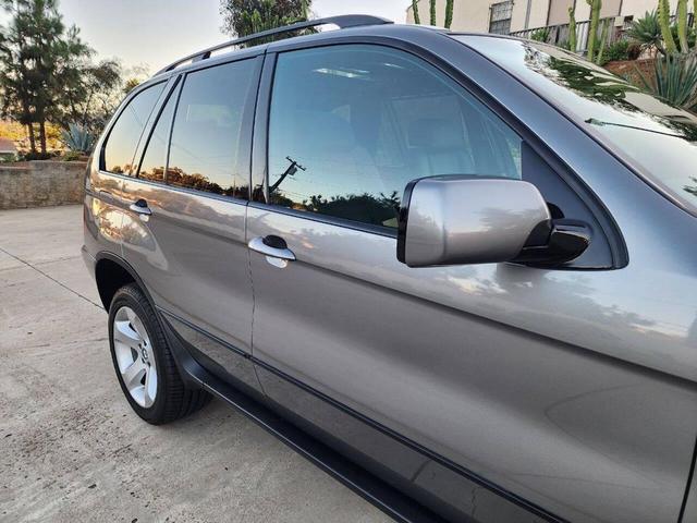 Photo of 2005 Sterling Gray Metallic BMW X5