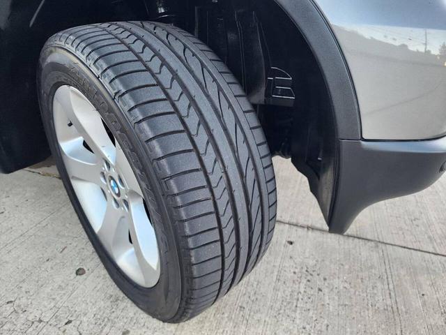 Photo of 2005 Sterling Gray Metallic BMW X5
