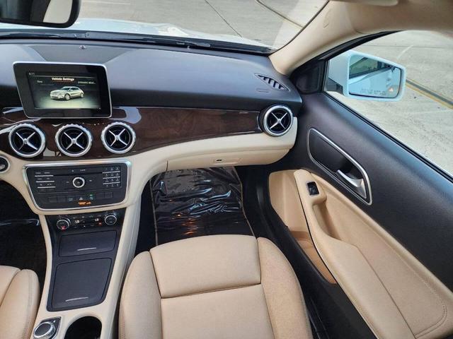 Photo of 2016 Cirrus White Mercedes-Benz GLA-Class