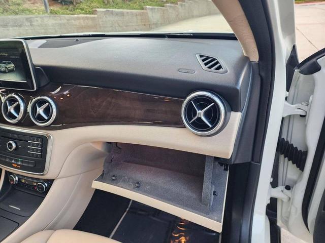 Photo of 2016 Cirrus White Mercedes-Benz GLA-Class