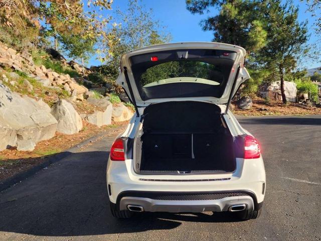 Photo of 2016 Cirrus White Mercedes-Benz GLA-Class