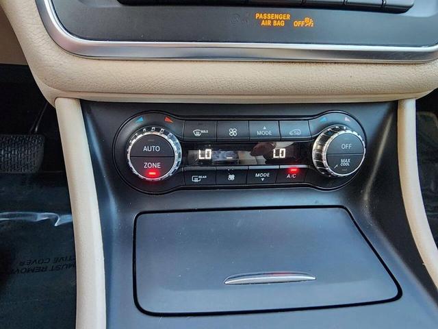 Photo of 2016 Cirrus White Mercedes-Benz GLA-Class