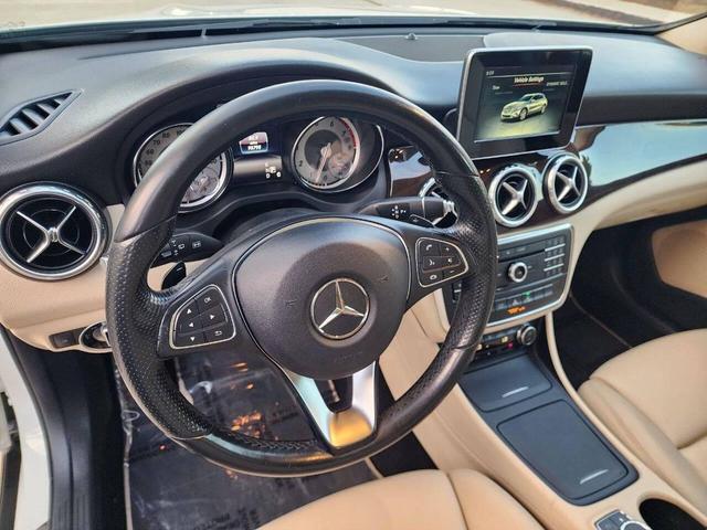 Photo of 2016 Cirrus White Mercedes-Benz GLA-Class