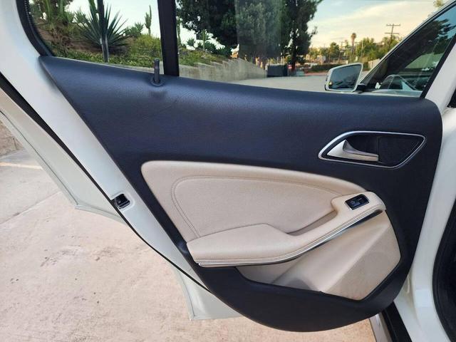 Photo of 2016 Cirrus White Mercedes-Benz GLA-Class