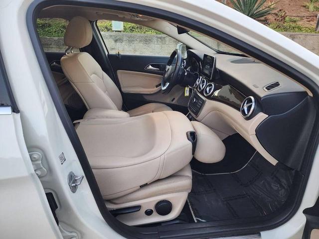 Photo of 2016 Cirrus White Mercedes-Benz GLA-Class