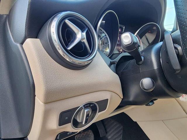 Photo of 2016 Cirrus White Mercedes-Benz GLA-Class