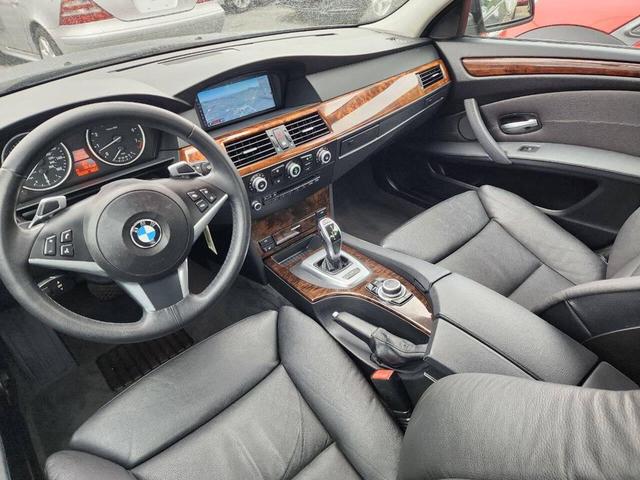 Photo of 2010 Gray BMW 535