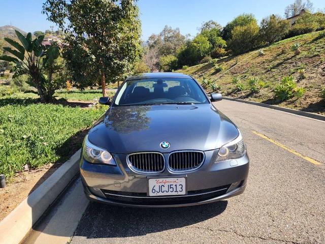 Photo of 2010 Gray BMW 535