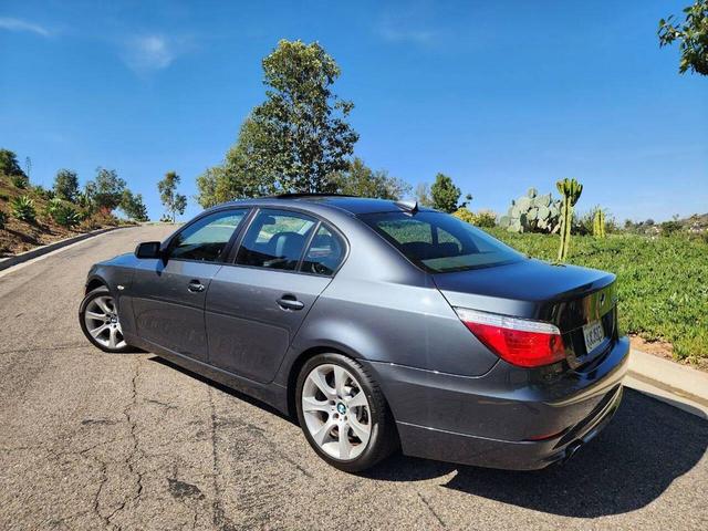 Photo of 2010 Gray BMW 535