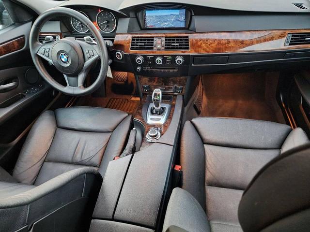 Photo of 2010 Gray BMW 535