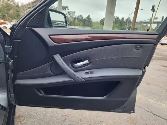 Photo of 2010 Gray BMW 535