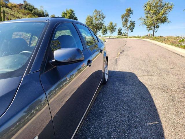 Photo of 2010 Gray BMW 535