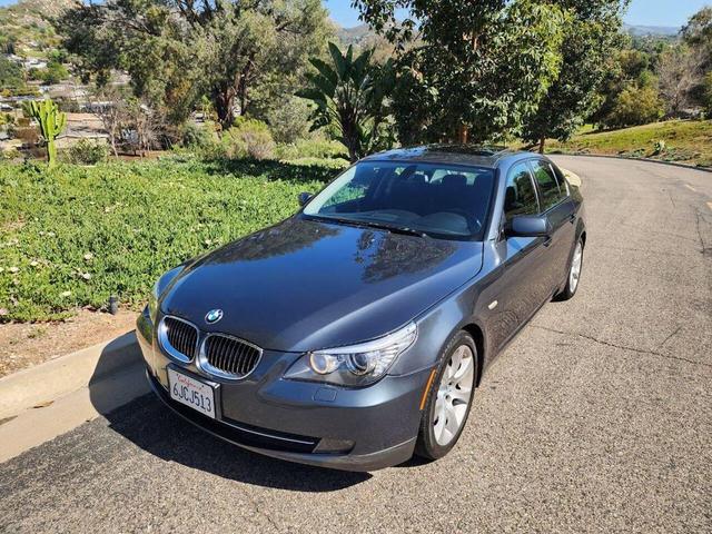 Photo of 2010 Gray BMW 535