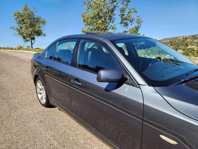 Photo of 2010 Gray BMW 535