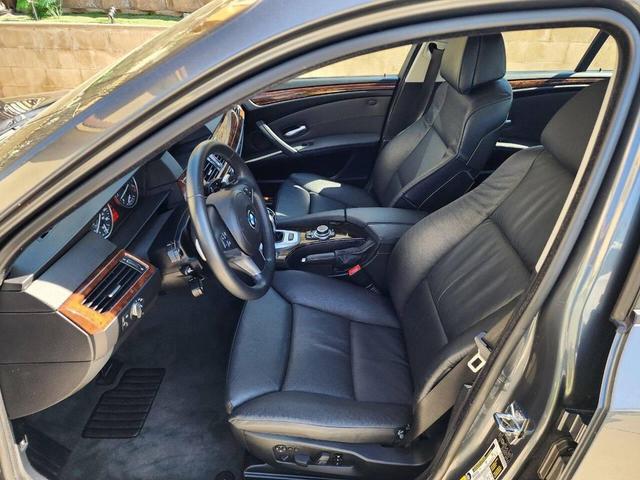 Photo of 2010 Gray BMW 535