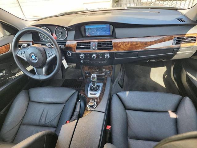 Photo of 2010 Gray BMW 535