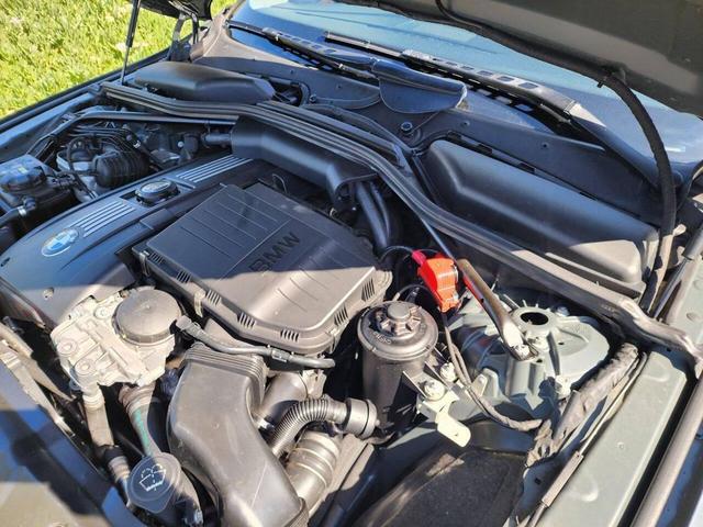 Photo of 2010 Gray BMW 535