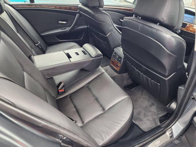 Photo of 2010 Gray BMW 535