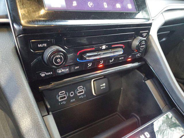 Photo of 2023 Bright White Clearcoat Jeep Grand Cherokee L