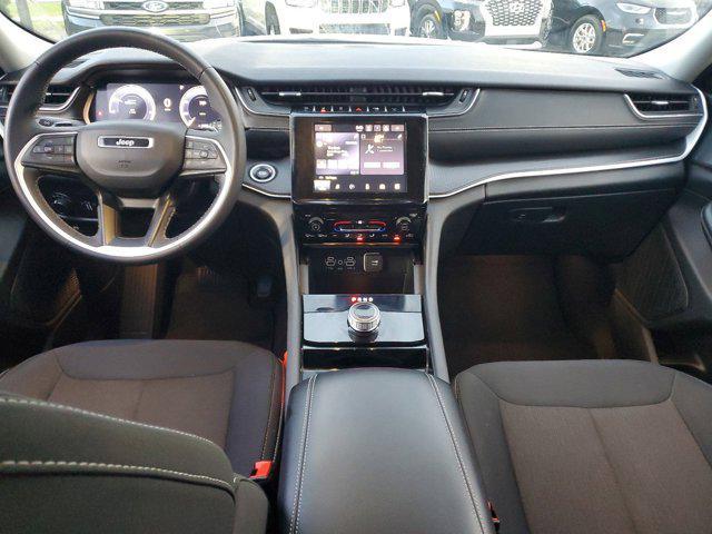 Photo of 2023 Bright White Clearcoat Jeep Grand Cherokee L