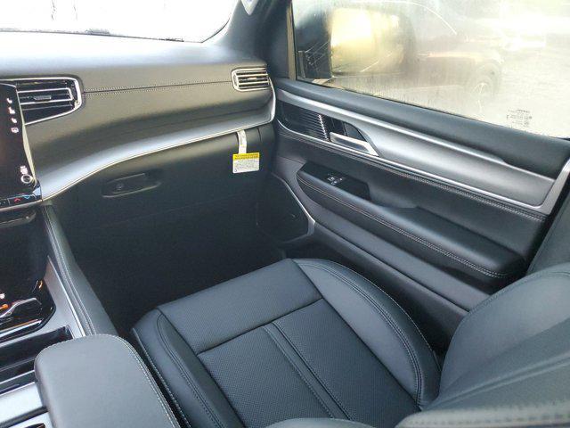 Photo of 2025 Diamond Black Crystal Pearlcoat Jeep Wagoneer L