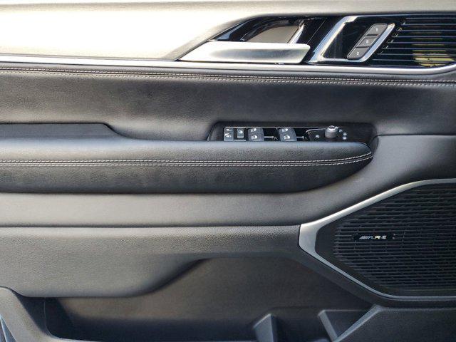Photo of 2025 Diamond Black Crystal Pearlcoat Jeep Wagoneer L