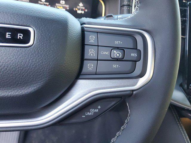 Photo of 2025 Diamond Black Crystal Pearlcoat Jeep Wagoneer L