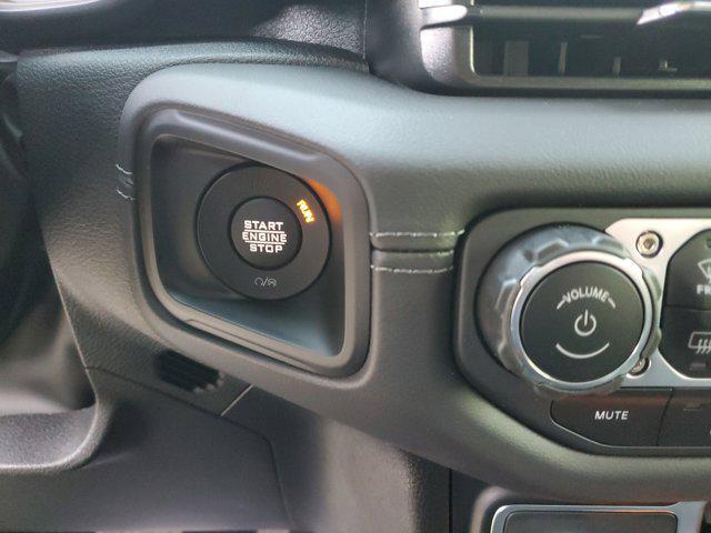 Photo of 2025 Black Clearcoat Jeep Gladiator