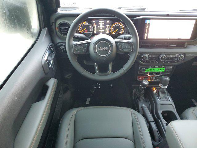 Photo of 2025 Black Clearcoat Jeep Gladiator