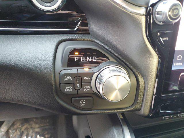 Photo of 2025 Granite Crystal Metallic Clearcoat RAM 1500