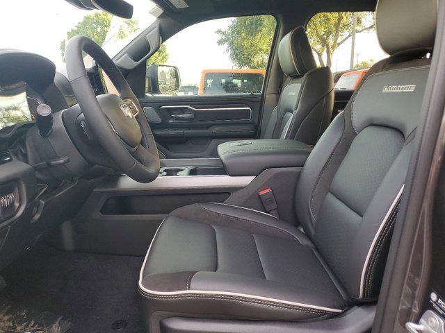 Photo of 2025 Granite Crystal Metallic Clearcoat RAM 1500