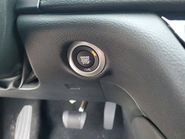 Photo of 2025 Ceramic Gray Clearcoat Chrysler Pacifica