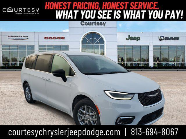 Photo of 2026 Bright White Clearcoat Chrysler Pacifica
