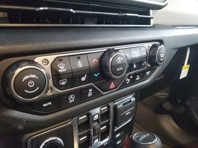 Photo of 2025 Black Clearcoat Jeep Gladiator