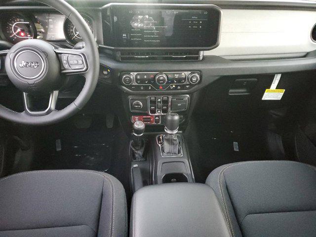 Photo of 2025 Black Clearcoat Jeep Gladiator