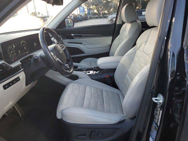 Photo of 2024 Ebony Black Kia Telluride