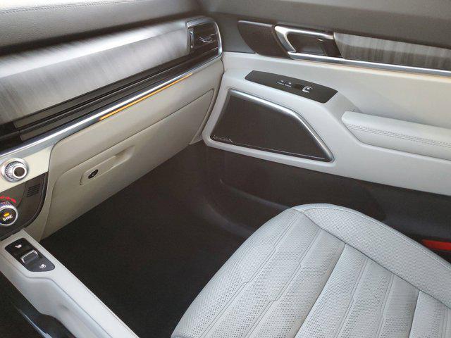 Photo of 2024 Ebony Black Kia Telluride