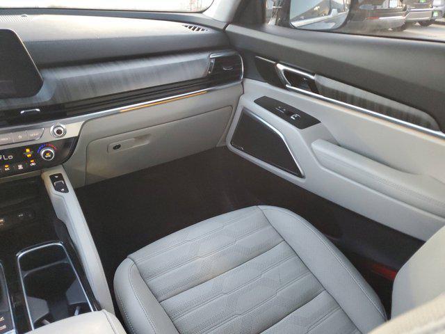 Photo of 2024 Ebony Black Kia Telluride