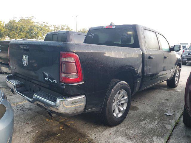 Photo of 2024 Diamond Black Crystal Pearlcoat RAM 1500