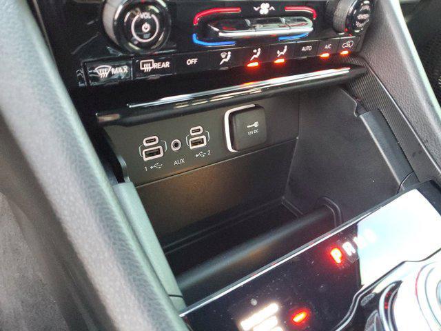 Photo of 2025 Diamond Black Crystal Pearlcoat Jeep Grand Cherokee
