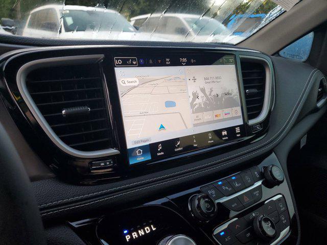 Photo of 2025 Fathom Blue Pearlcoat Chrysler Pacifica