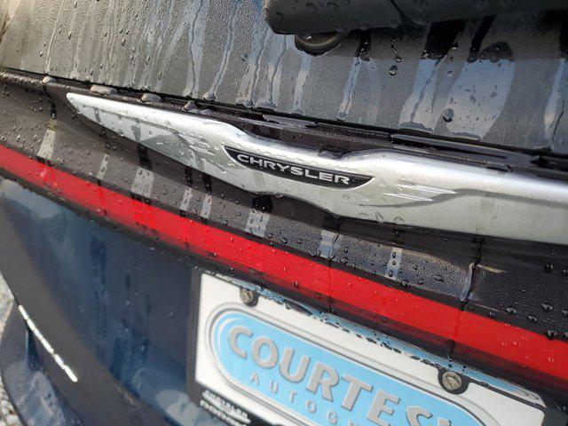 Photo of 2025 Fathom Blue Pearlcoat Chrysler Pacifica