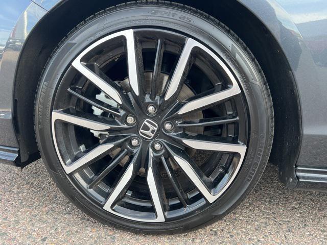 Photo of 2023 Gray Honda Accord Hybrid